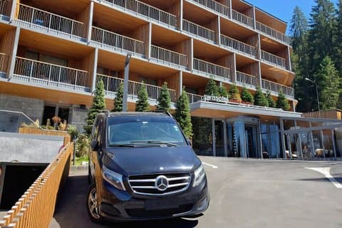 Privat transfer Bukarest Lufthavn til hoteller eller Therme Bukarest