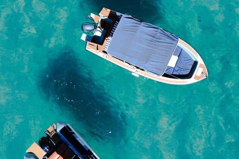 Boats in Cagliari Guide You Without a Boating License