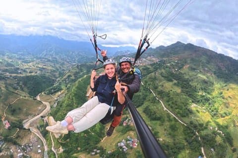 Högsta skärmflygning och paramotorisk upplevelse i Sapa
