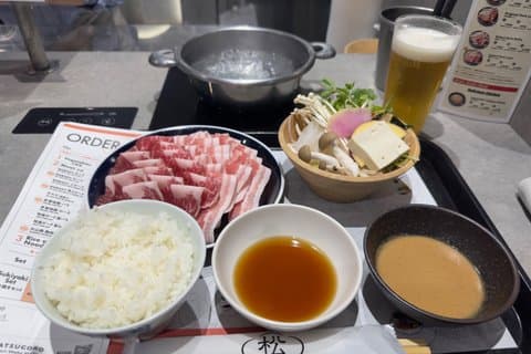 Shinjuku-Nachtspaziergang: Geheime kulinarische und kulturelle Geheimnisse Tokios mit einem Chefkoch als Reiseführer