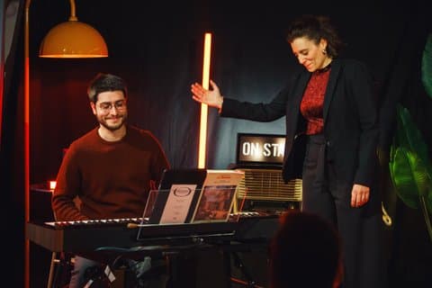 Experiencia íntima de la cena de ópera de Milán en un hogar milanés