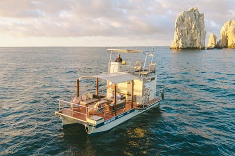 Private 32' Catamaran : Cabo Arch, Sjölejon och strand för 12 gäster
