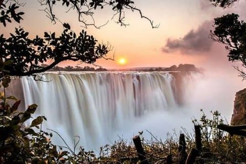 Maan Regenboog Ervaring bij Victoria Falls Begeleide Nacht Tour