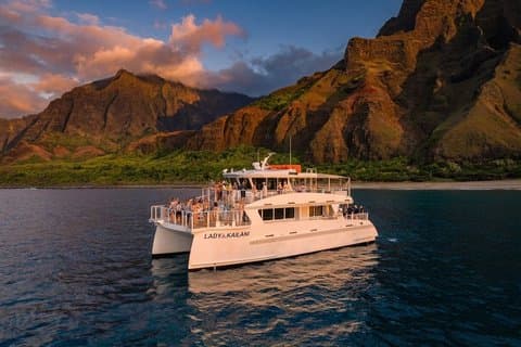 Kauai : Luxe Na Pali Sunset Experience à bord de Lady Kailani