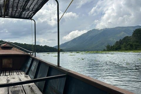 Discovering the Mystical Li Through a Journey