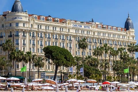 Tour della città vecchia di Cannes con degustazioni e tappeto rosso