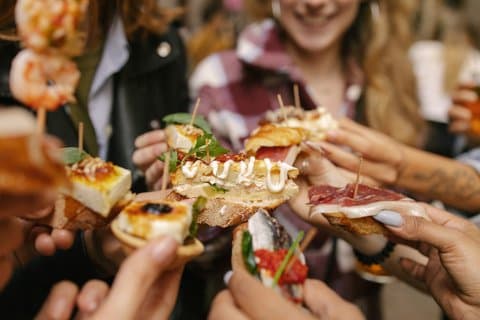 Barcelona Tapas Food Walking Tour com vinho em El Born