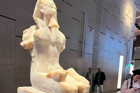 Visite du Grand Musée égyptien et des pyramides de Gizeh depuis le port d'Alexandrie