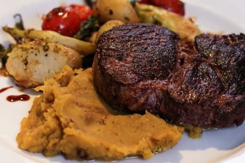 Gourmetmenü im historischen Evita Museumsrestaurant
