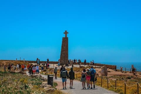 Tour condiviso a Sintra per luoghi culturali e costieri