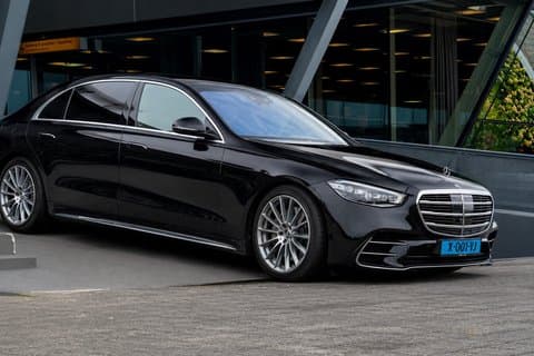 Transfert Aéroport Amsterdam Eindhoven | Taxi Privé de Luxe