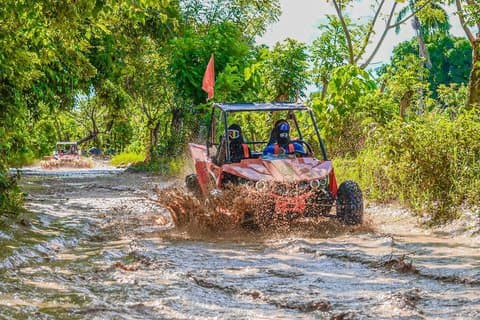 Buggy- eller ATV-tur ved Macao Beach og hulen i Punta Cana