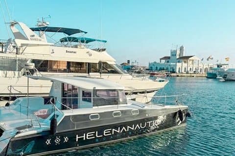 Privater Katamaran Benalmádena: Delfine, Angeln, Stand-Up-Paddling und Cava