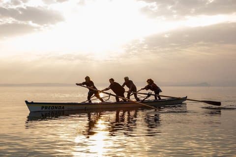 Traditional Rowing Experience on Lake Garda at Sunset