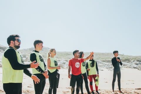 Surfa lektioner i Ribeira