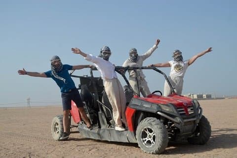 Safari familiar en buggy con paseo en camello y pueblo beduino : Hurghada