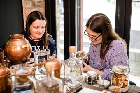 Maak je eigen gin bij York Distillery - Gin school met York Gin