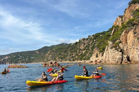 Barcelone : Excursion d'une journée en kayak et tuba sur la Costa Brava