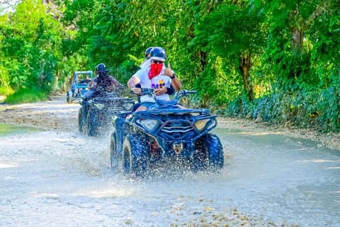 Punta Cana Adventure ATV 4X4 och Water Cave