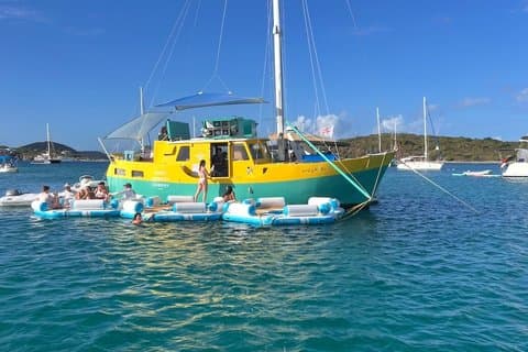 Tour de Pizza Pi y Snorkel Medio día en barco PRIVADO