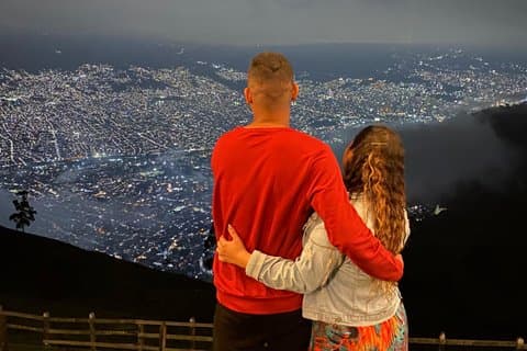 Medellín: Passeio ao pôr do sol | 2 mirantes, fogueira e lanche incluídos