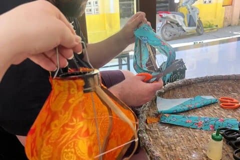 Experience Making Lantern with Lady Local Guide Hoi An
