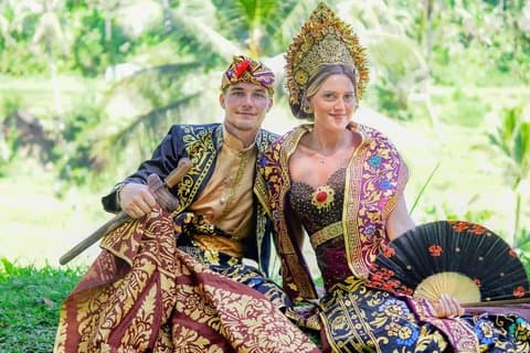 Balinese traditionele huwelijksfotografie ervaring in Ubud
