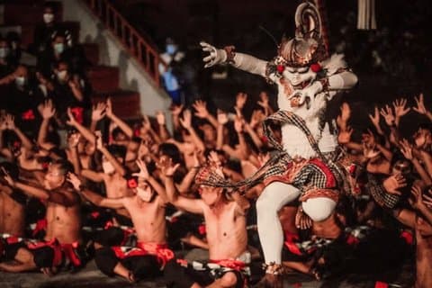 Skip The Line: Uluwatu Spectacular Kecak Dance and Beach Dinner