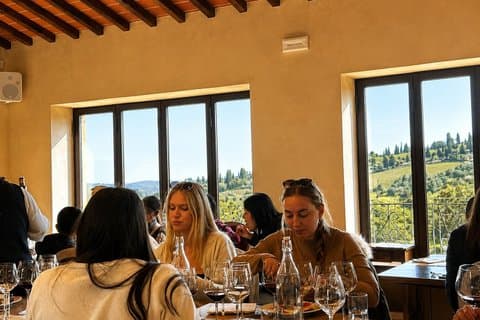 Tuscany Vespa Tour with Lunch & 2 Wine Tastings in Chianti