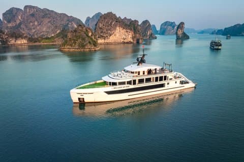 HERA Luxury Day Cruise Halong Bay & Lan Ha Bay From The Harbour