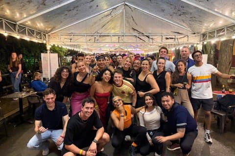 Medellin Salsa Natteliv: Undervisning, Cocktails & Livemusik