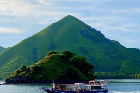 3 Day Private Komodo Island Boat Tour with Snorkeling