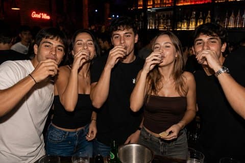 Barcelona Pub Crawl y VIP Club Experience