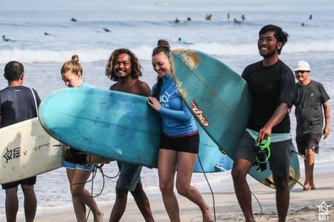Bali Surf lektioner med en ekspert instruktør i Bali