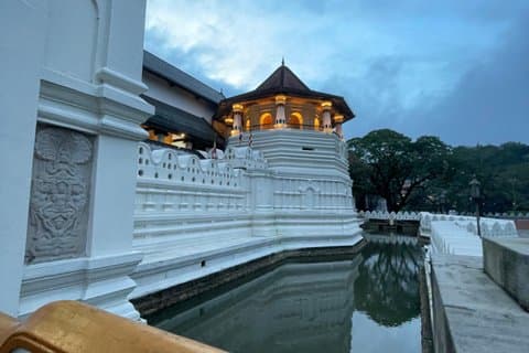 Sigiriya til Kandy Sightseeing Stop