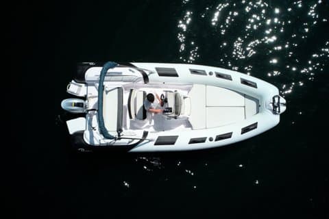Location de bateaux pneumatiques Laglio sans permis