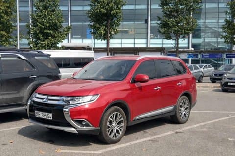 Hanoi Airport Drop-off by 4 Seaters Car