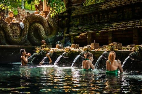 Tirta Empul: Sacred Water Purification Ritual Experience