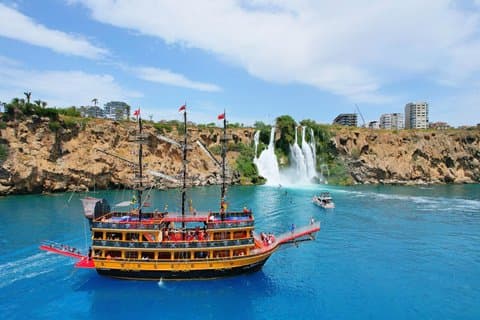 Antalya afslappende bådtur besøger Duden Waterfall
