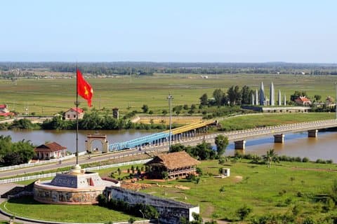 Hue til DMZ historisk tur for Vinh Moc og Khe Sanh steder