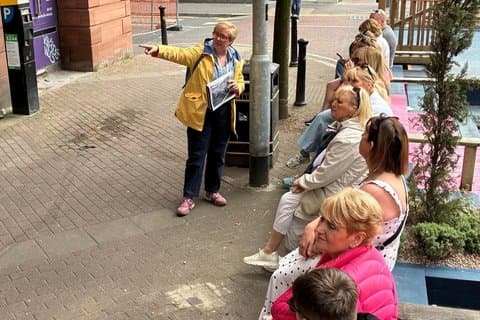 Kvinder af Belfast Walking Tours hendes side af historien