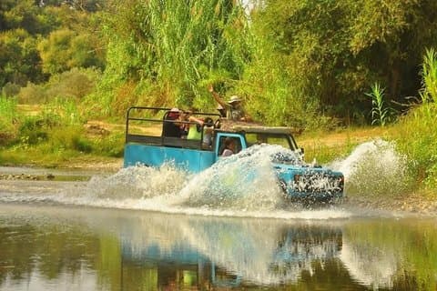 Safari in jeep laterale con pranzo e trasferimento di andata e ritorno