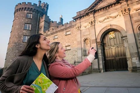 Tour a pie por el castillo de Kilkenny, brujas y caminos ocultos