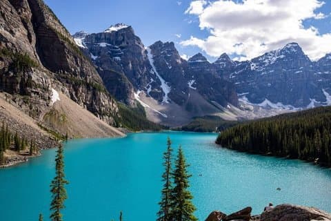 Lake Louise, Moraine Lake, Johnston Canyon and Emerald Lake Tour