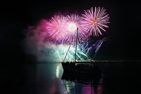 Sunset Cruise com fogos de artifício no Festival Atlantic