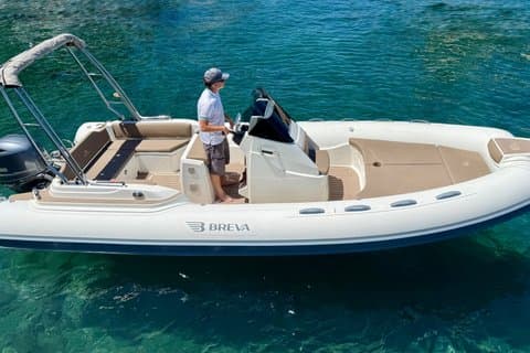 BREVA630 Essai routier et location à Sorrente Licence requise
