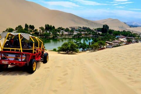 Visite de Huacachina et de l'île de Ballestas au départ de Lima avec dégustation de pisco