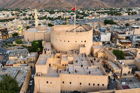 Visite du château de Souk et du musée de Nizwa