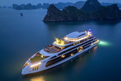 Excursion en bateau partagé de 2 jours dans la baie d'Halong