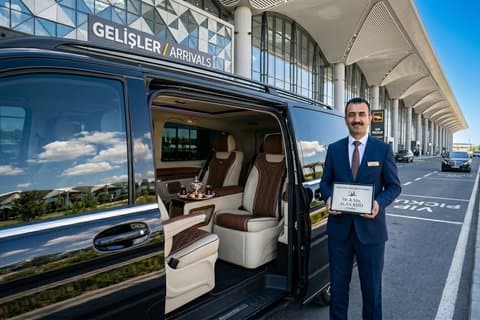 Istanbul: Private Transfer to/from Istanbul Airport (IST)